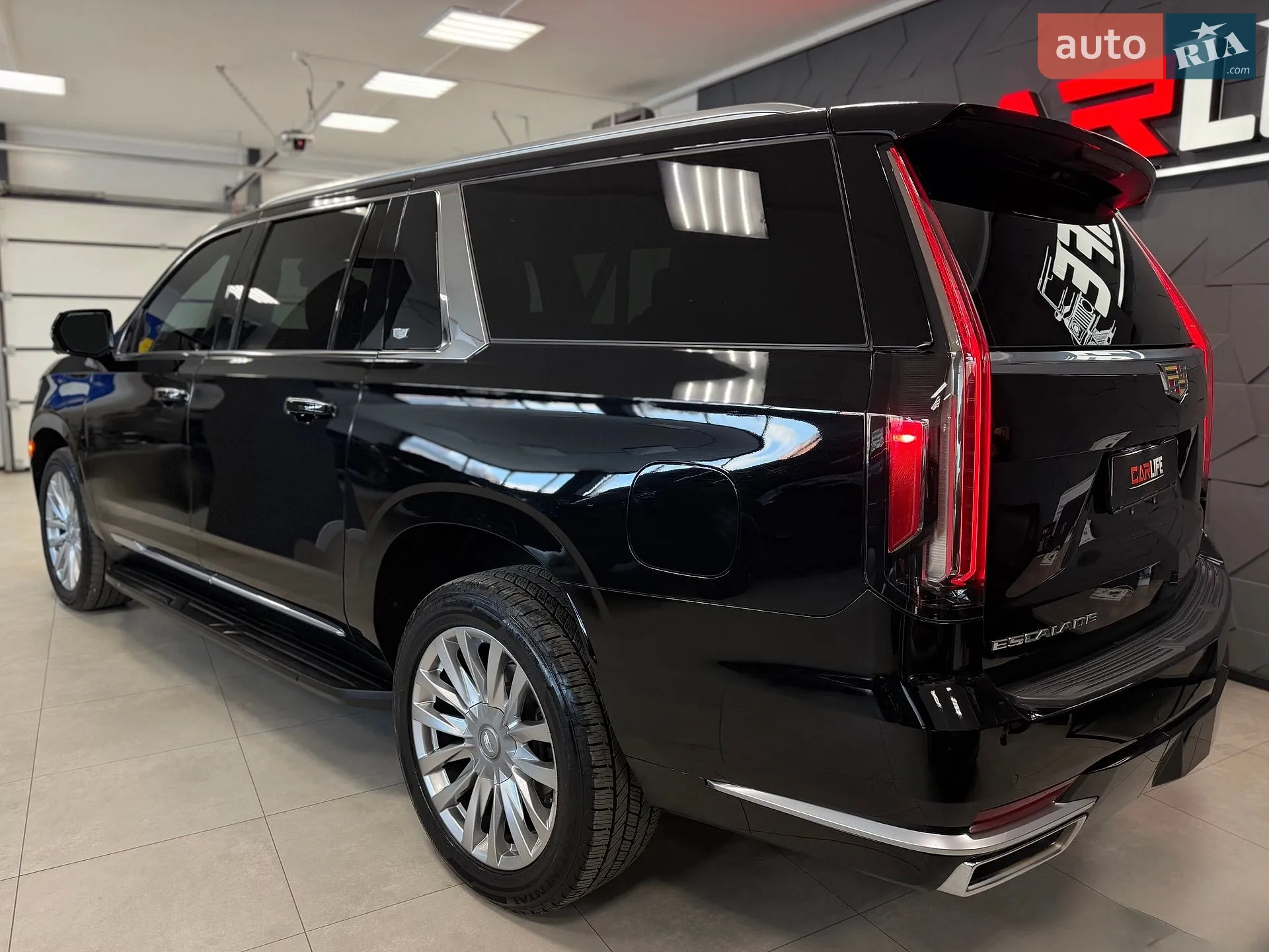 2023 Cadillac Escalade - мініатюра 28