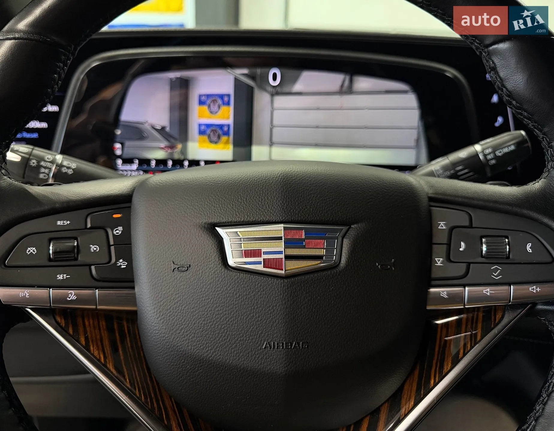 2023 Cadillac Escalade - мініатюра 40