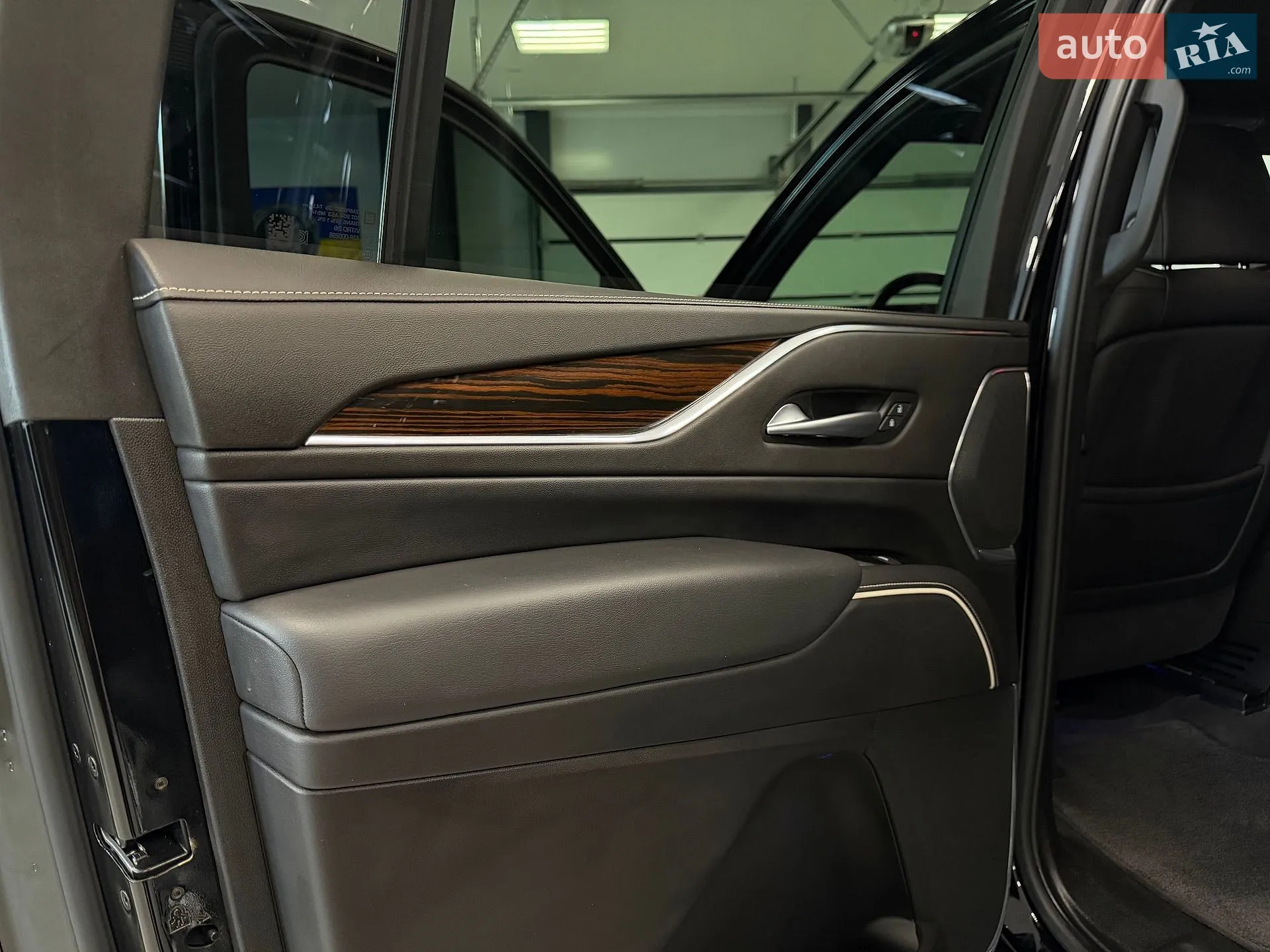 2023 Cadillac Escalade - мініатюра 46