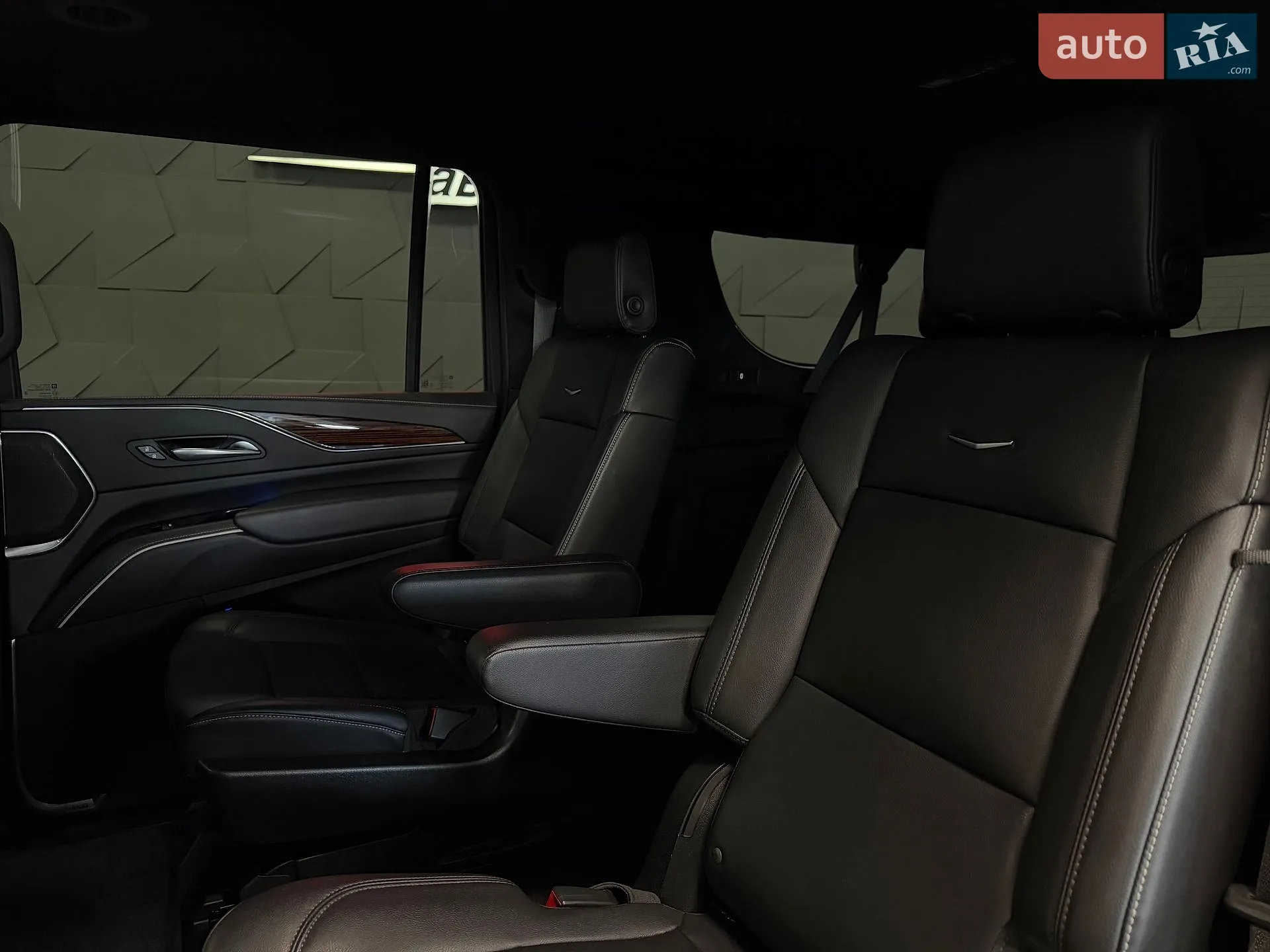2023 Cadillac Escalade - мініатюра 50