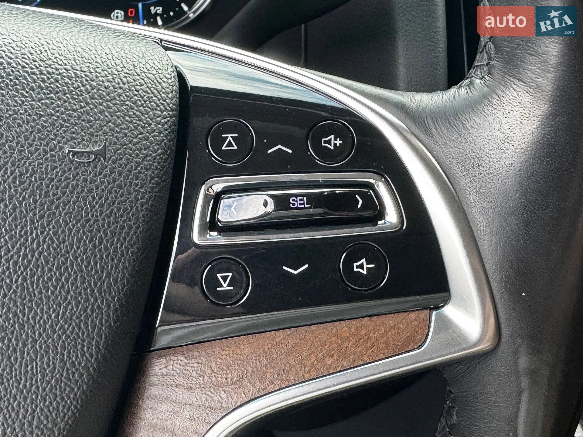 2016 Cadillac Escalade - мініатюра 44