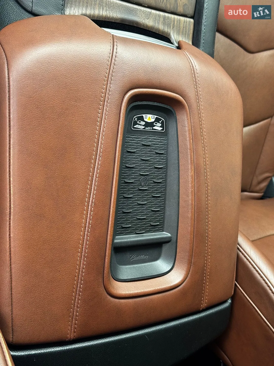 2016 Cadillac Escalade - мініатюра 50
