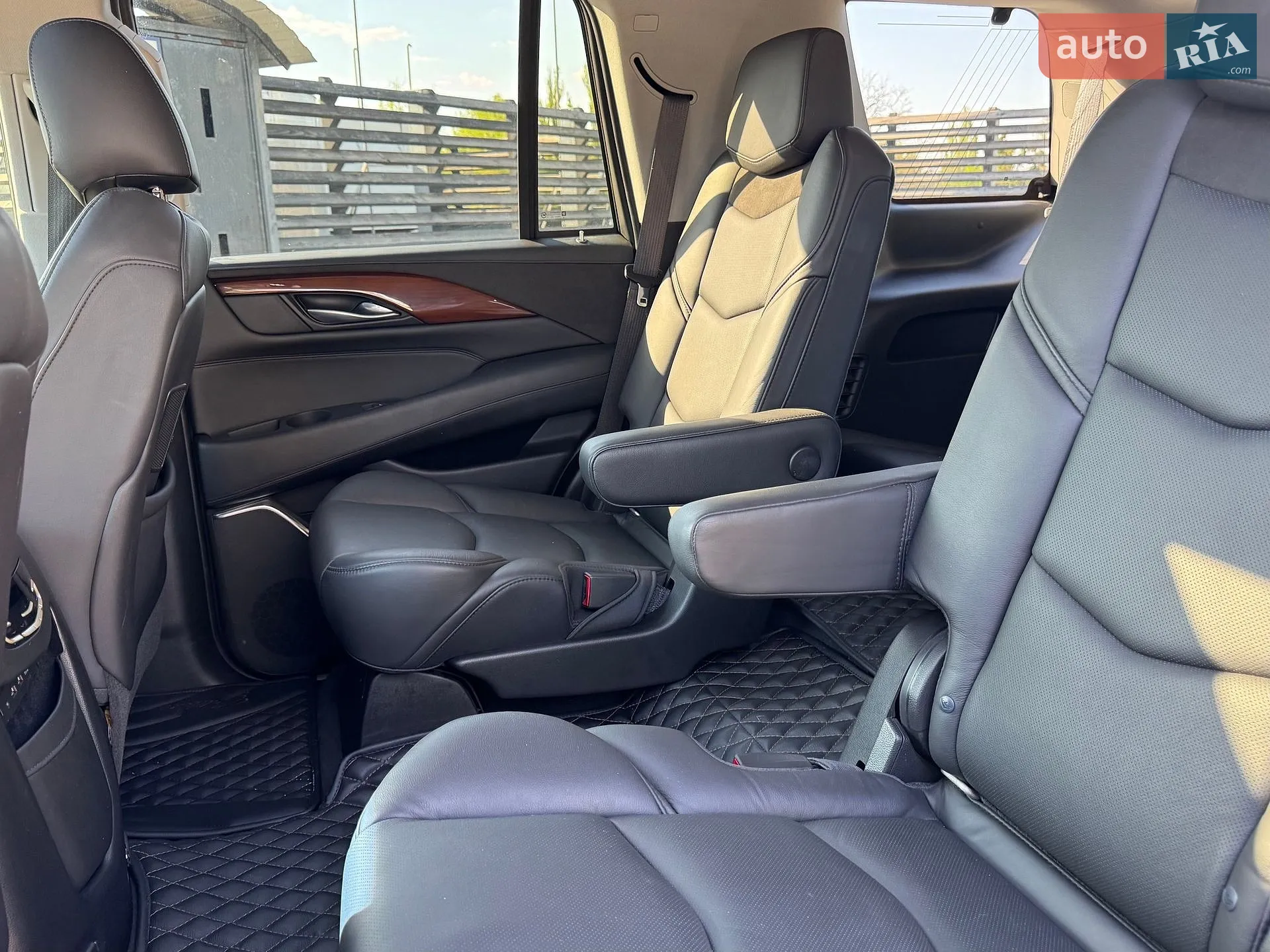 2018 Cadillac Escalade - мініатюра 12