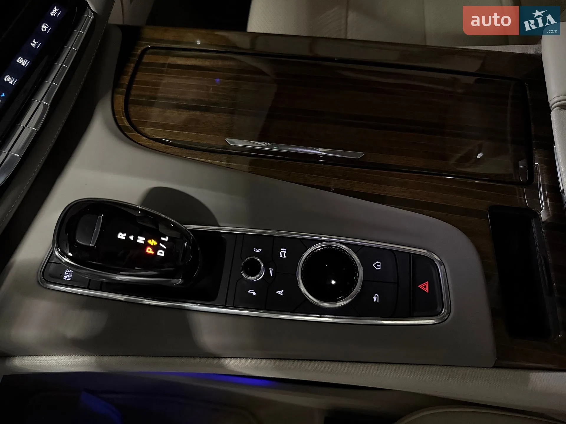 2022 Cadillac Escalade - мініатюра 77