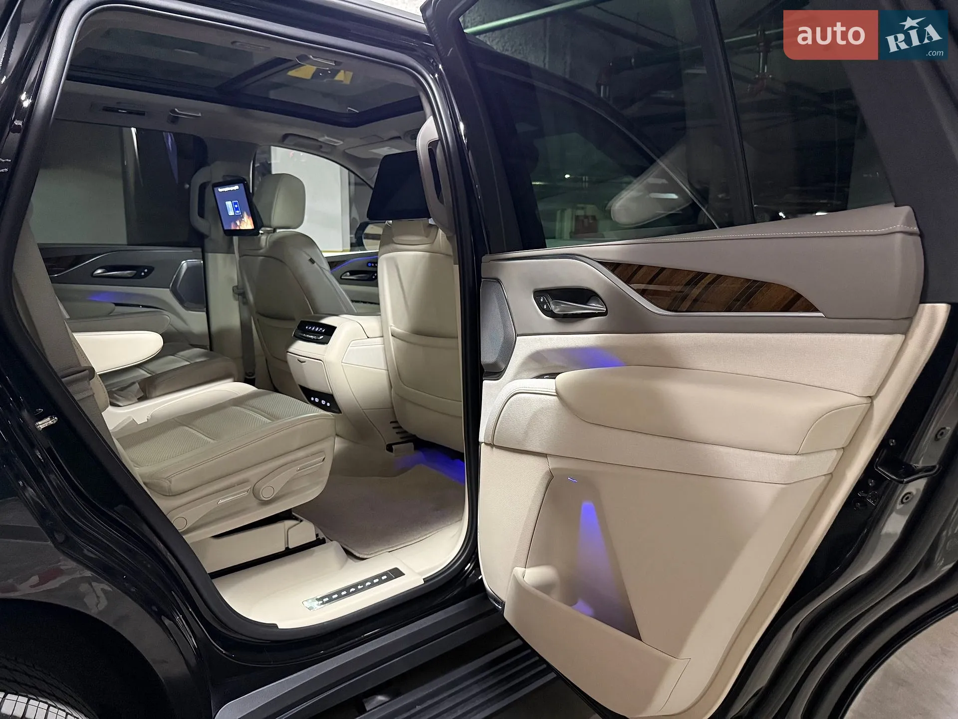 2022 Cadillac Escalade - мініатюра 94
