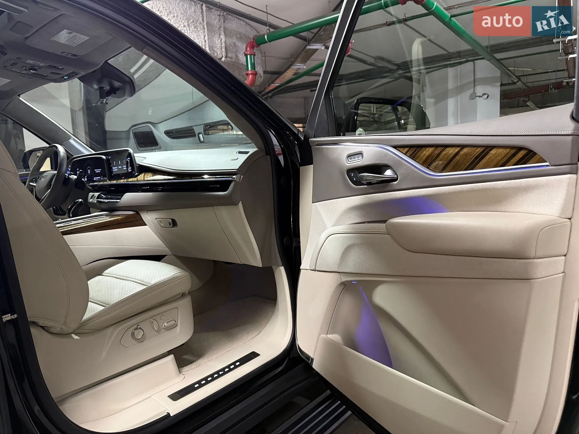 2022 Cadillac Escalade - мініатюра 104