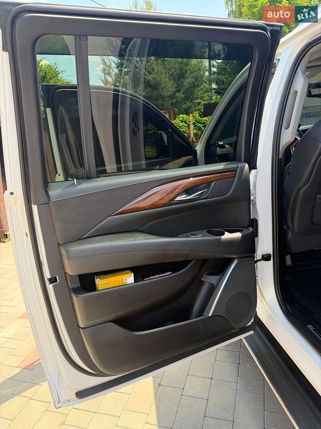 2017 Cadillac Escalade - мініатюра 23