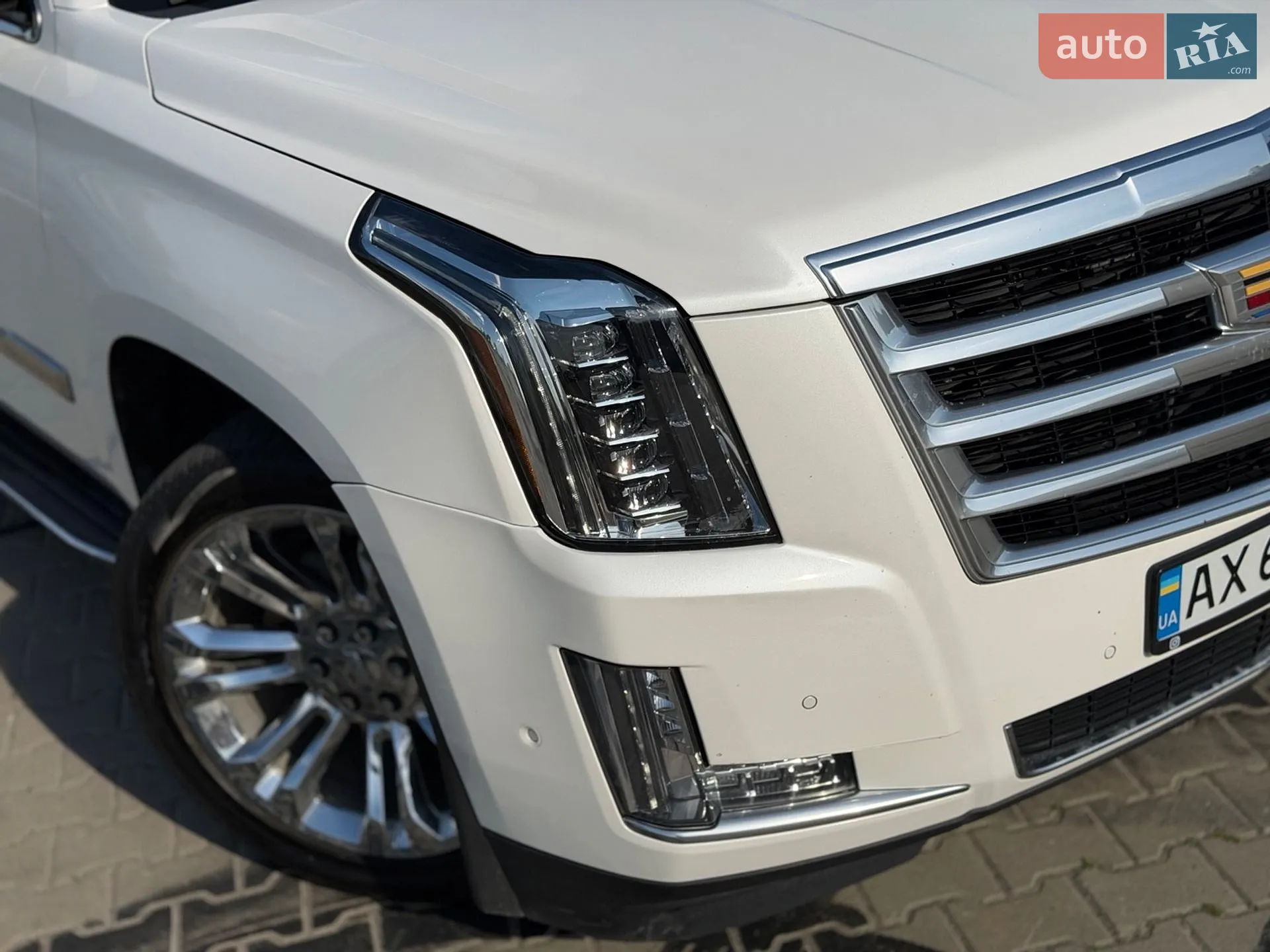 2018 Cadillac Escalade - мініатюра 3