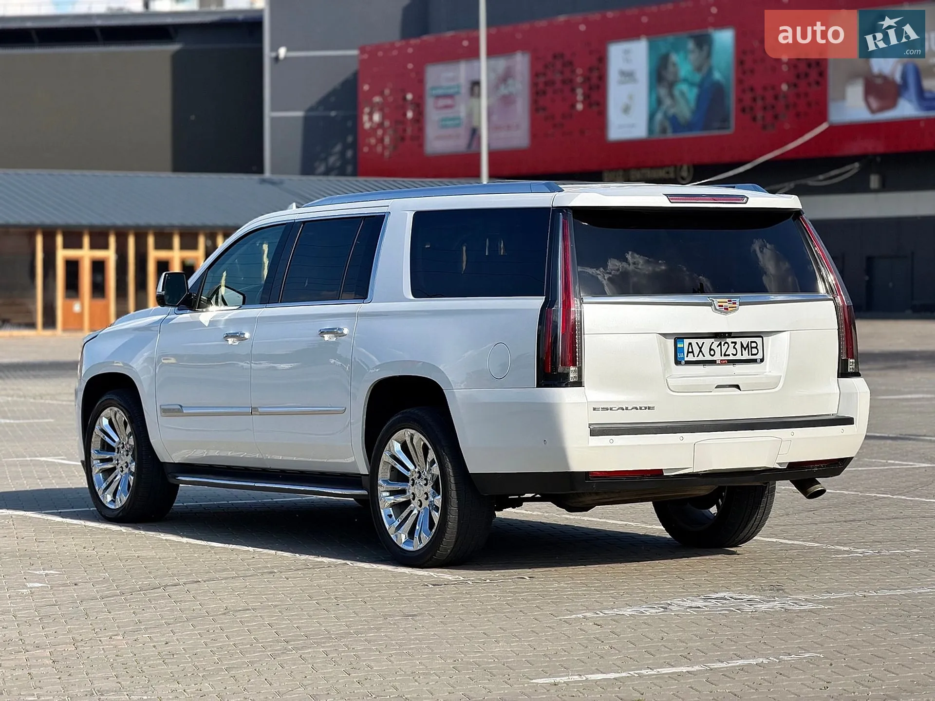 2018 Cadillac Escalade - мініатюра 8