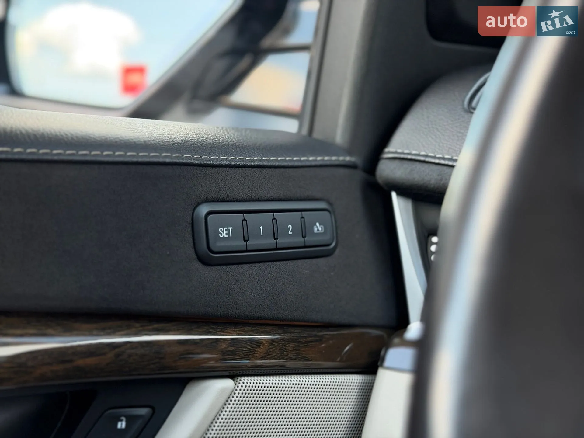 2018 Cadillac Escalade - мініатюра 20