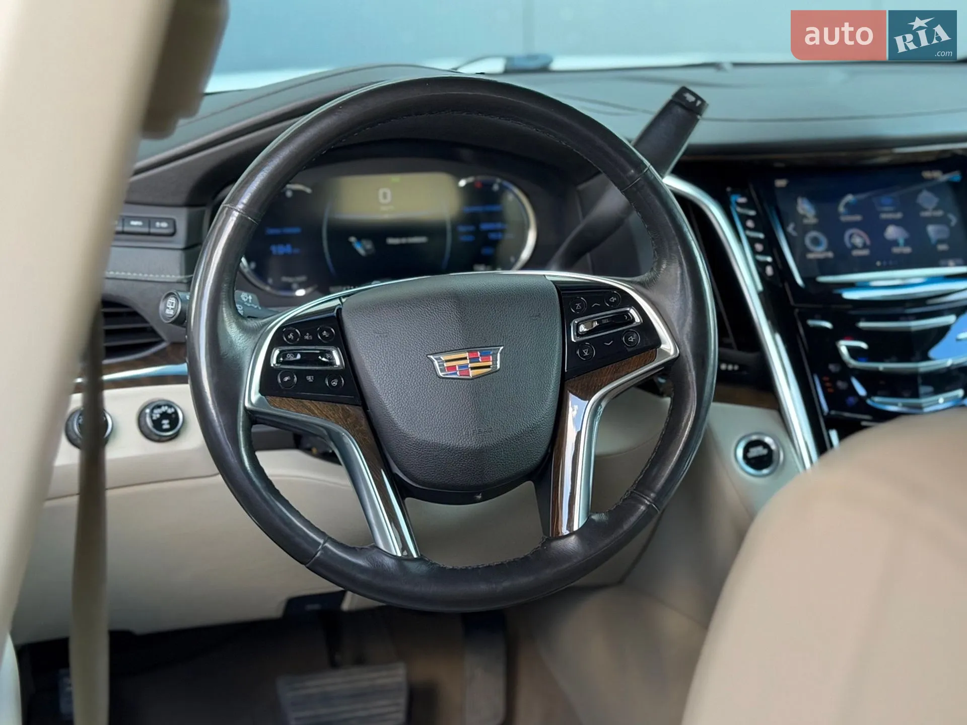 2018 Cadillac Escalade - мініатюра 29