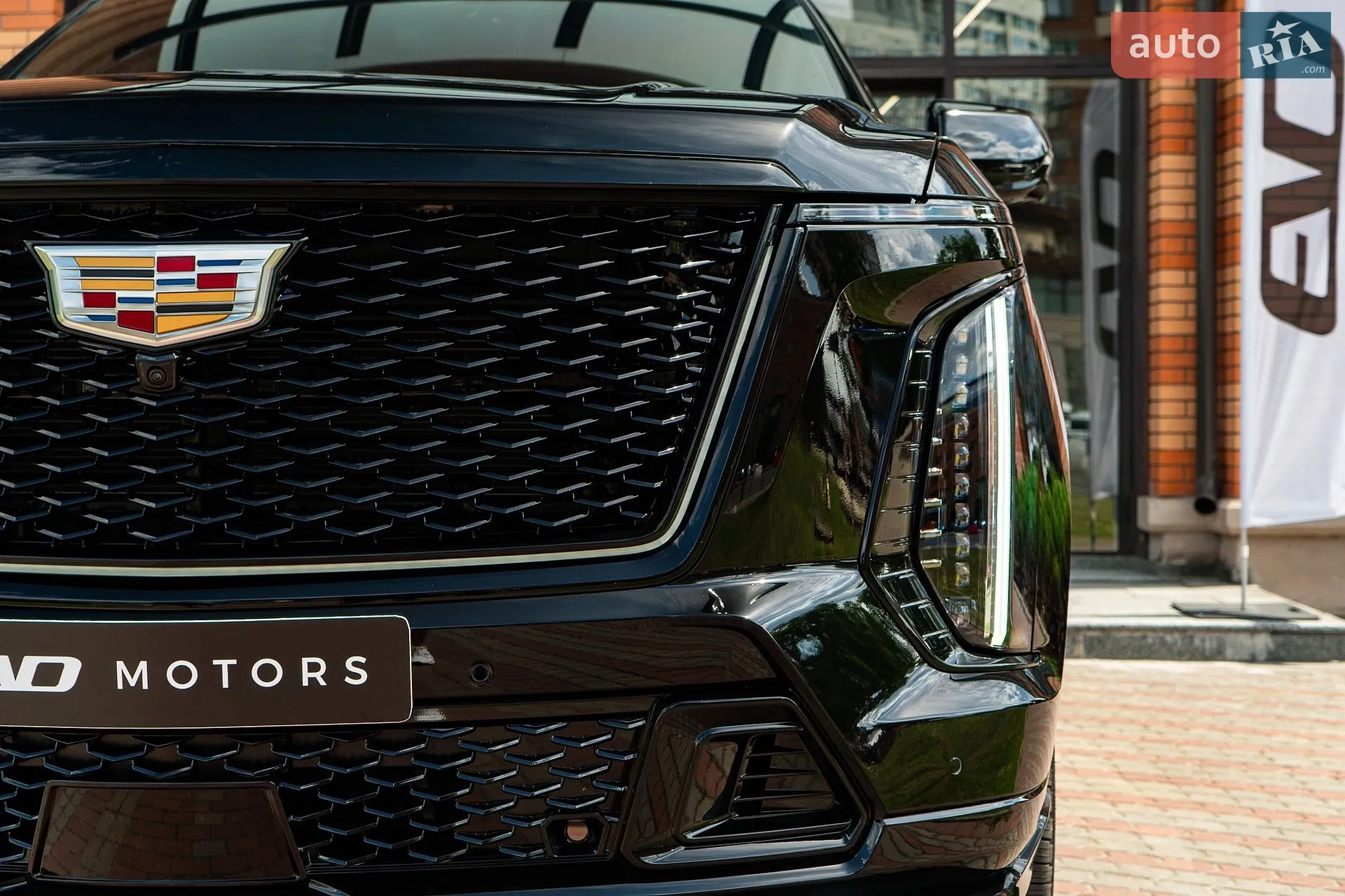 2026 Cadillac Escalade - мініатюра 26