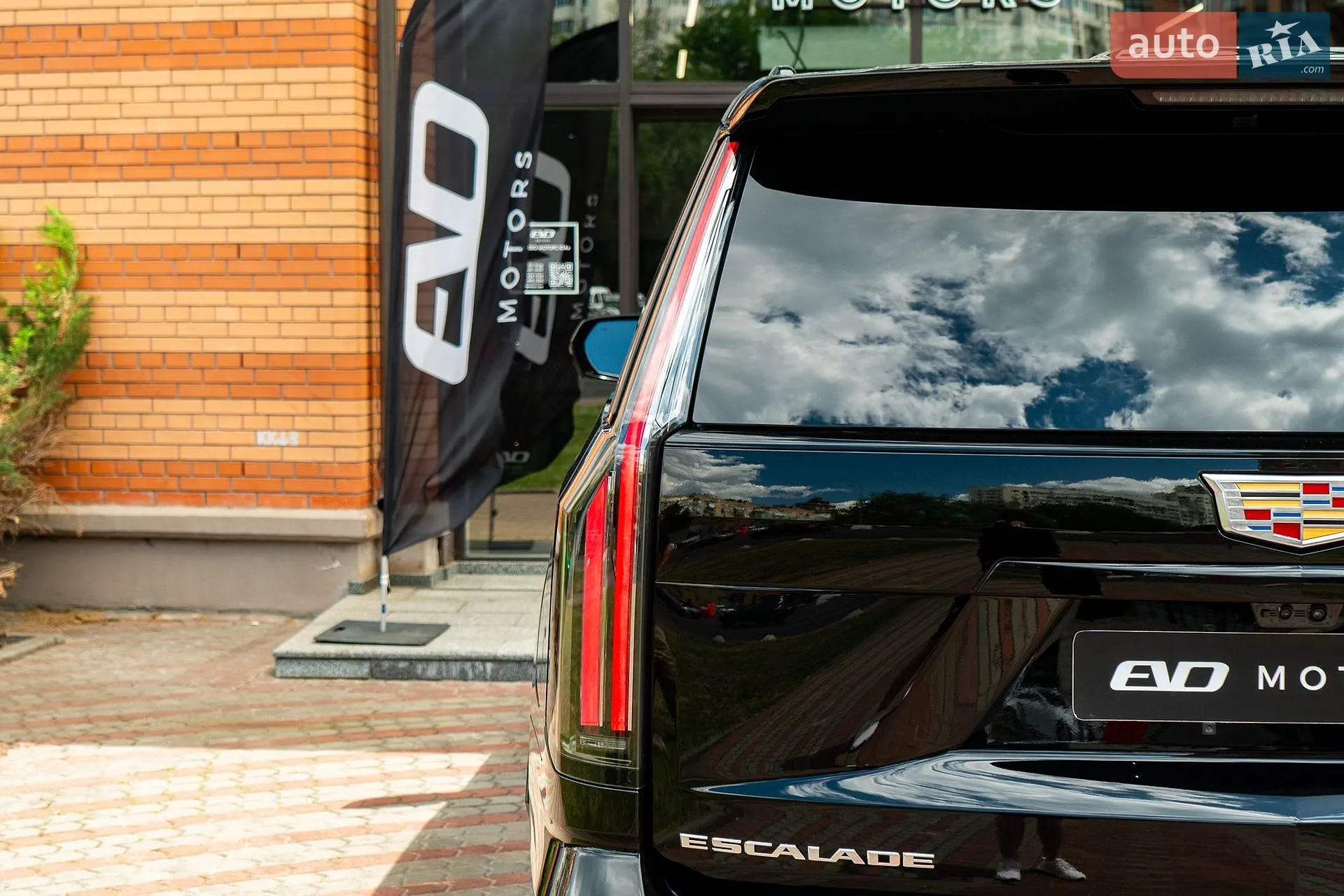 2026 Cadillac Escalade - мініатюра 11