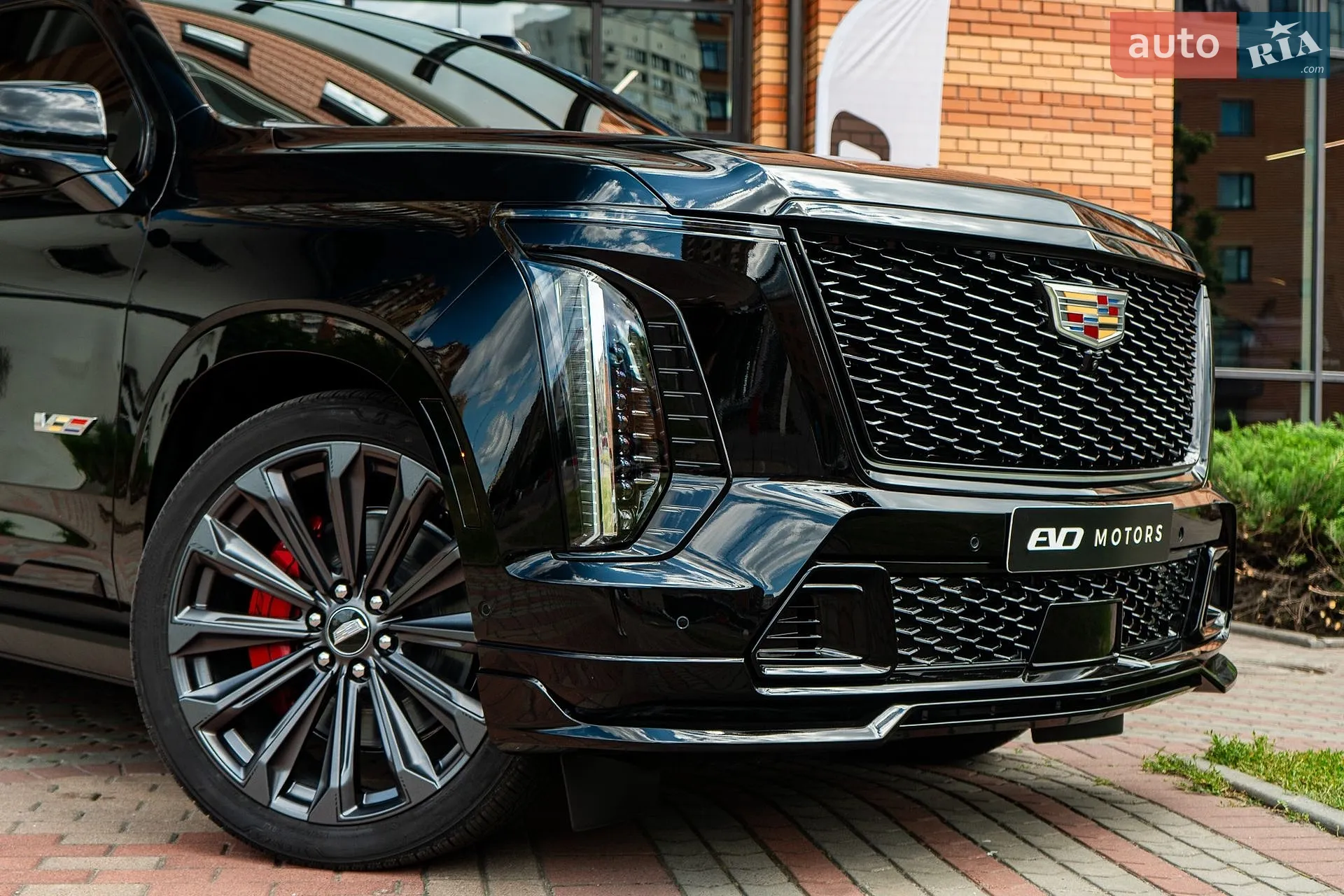 2026 Cadillac Escalade - мініатюра 24