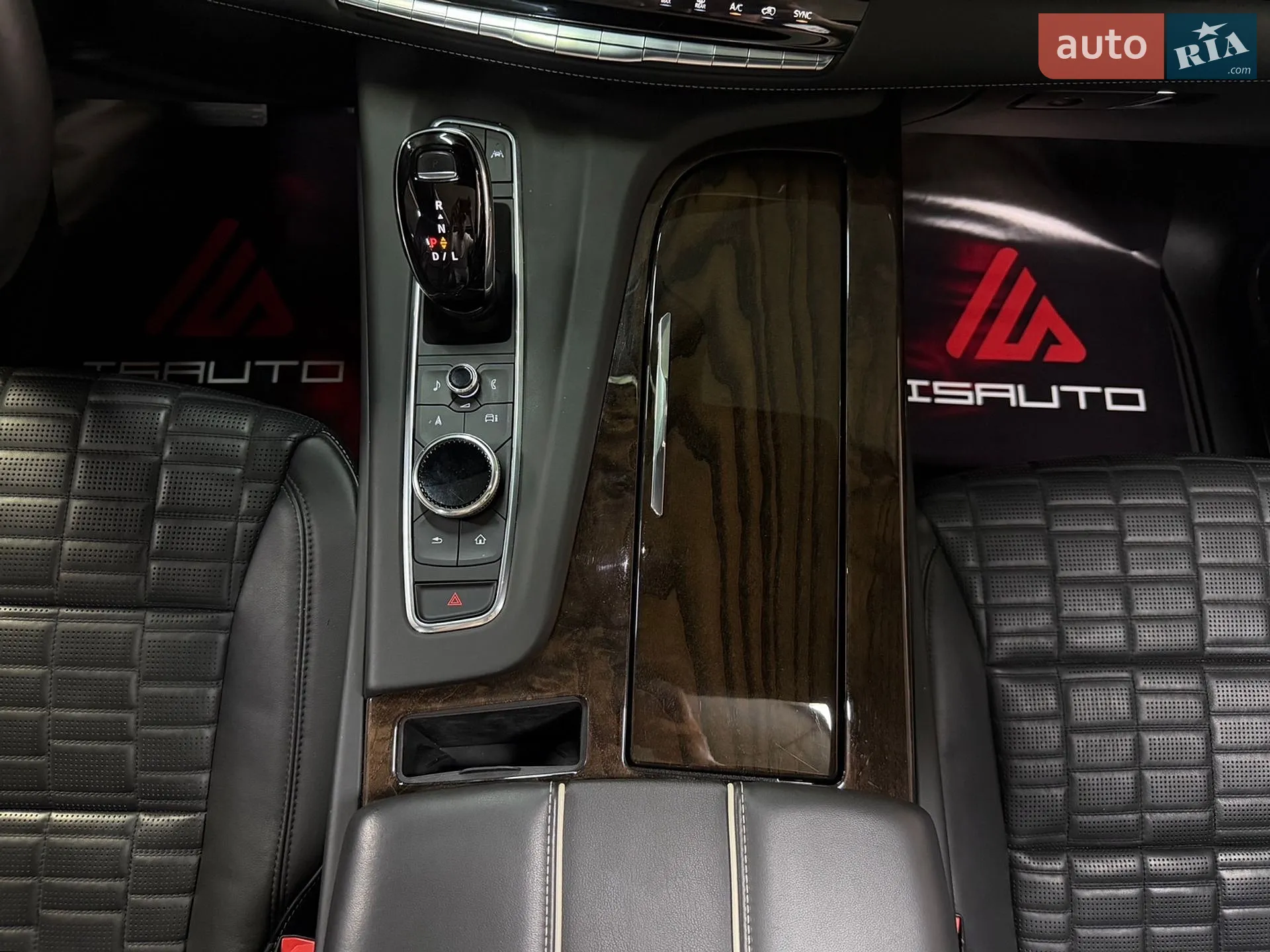 2021 Cadillac Escalade - мініатюра 29