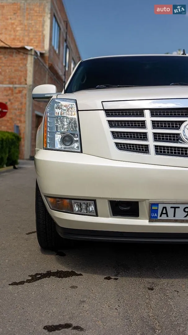 2012 Cadillac Escalade - мініатюра 12