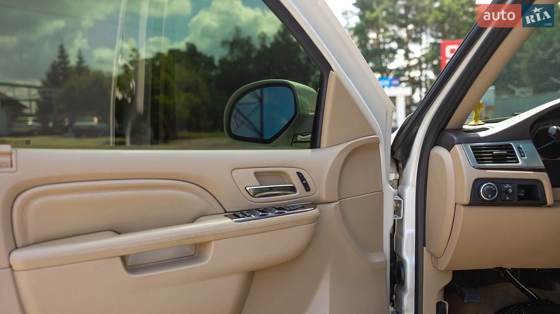 2012 Cadillac Escalade - мініатюра 19