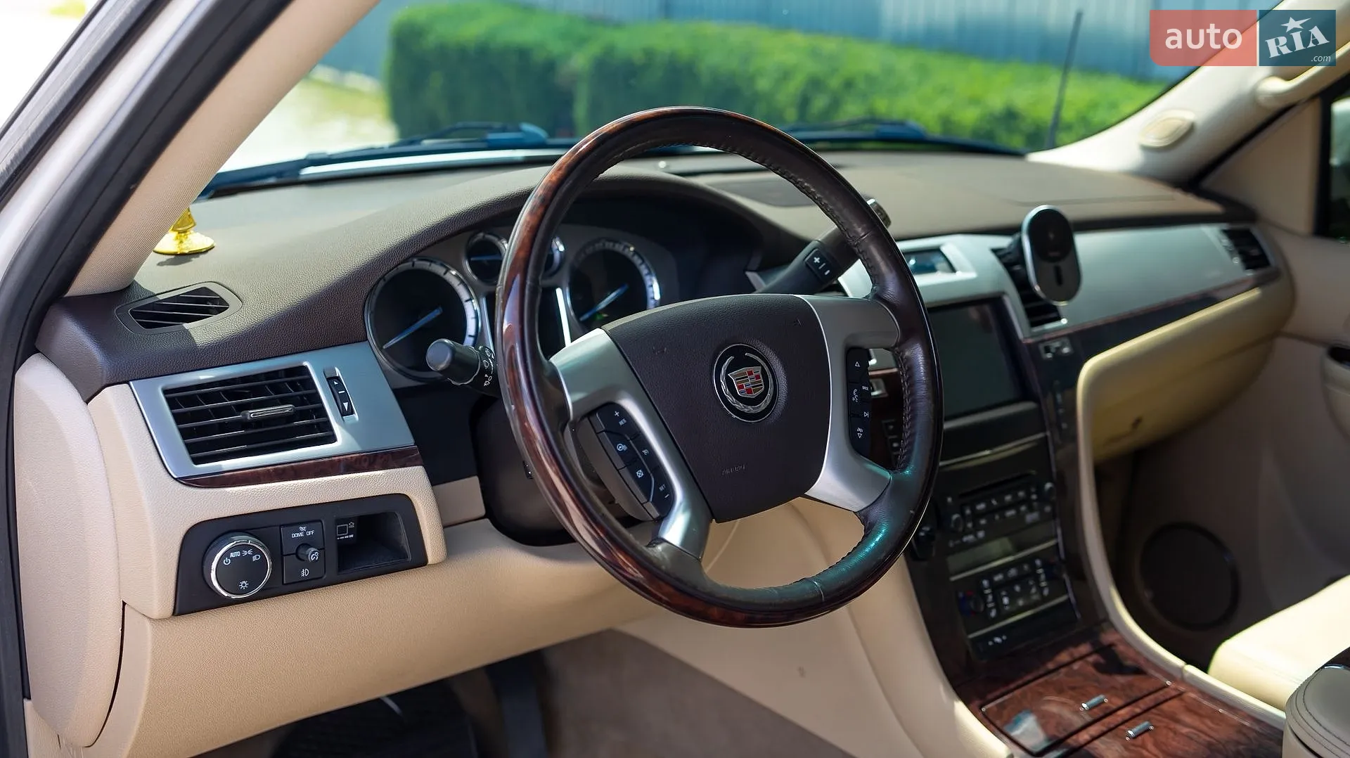 2012 Cadillac Escalade - мініатюра 21