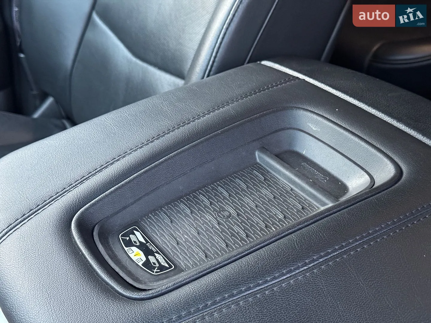 2014 Cadillac Escalade - мініатюра 20