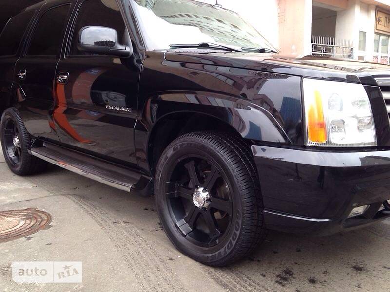 Внедорожник / Кроссовер Cadillac Escalade 2004 в Киеве
