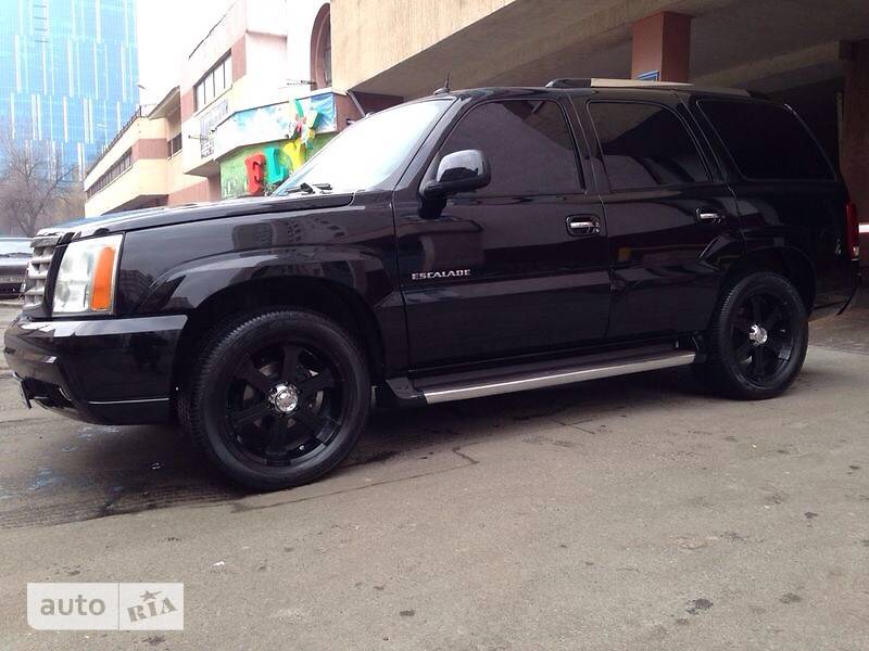 Внедорожник / Кроссовер Cadillac Escalade 2004 в Киеве