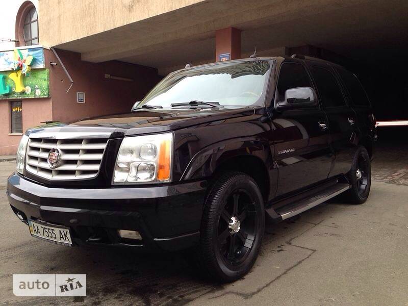 Внедорожник / Кроссовер Cadillac Escalade 2004 в Киеве