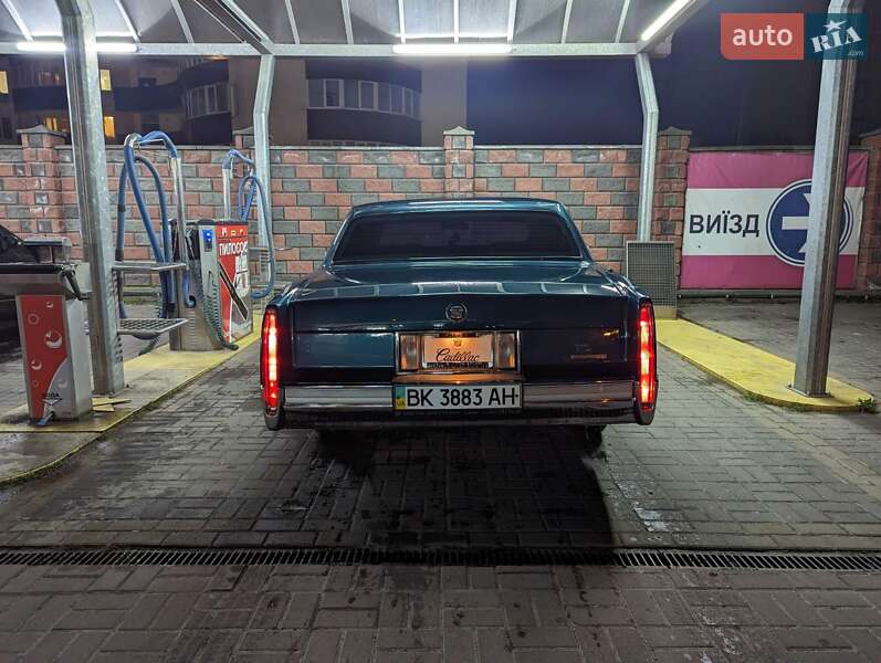 Седан Cadillac Fleetwood 1990 в Ровно
