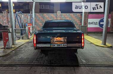 Седан Cadillac Fleetwood 1990 в Ровно