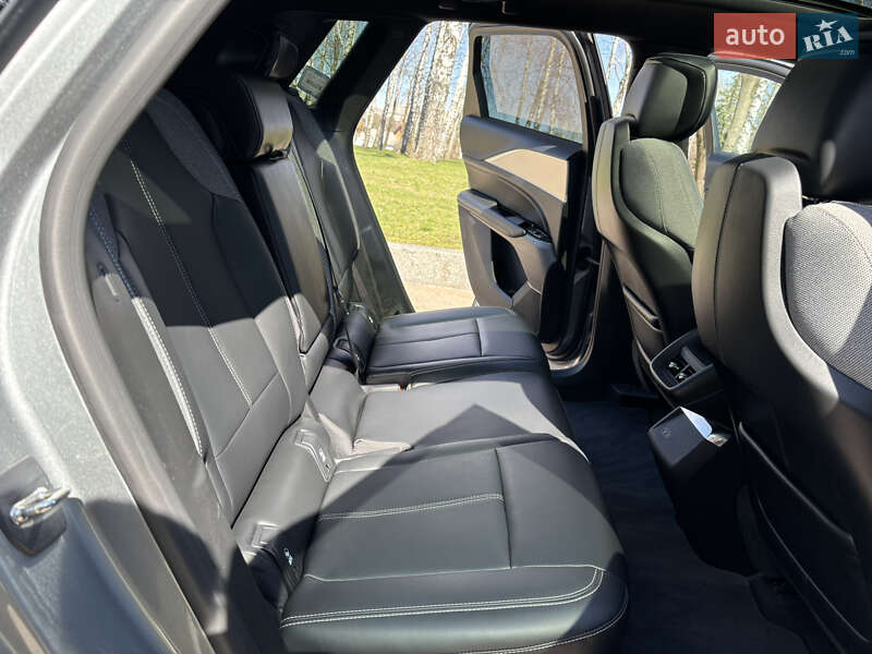 Внедорожник / Кроссовер Cadillac Lyriq 2023 в Житомире
