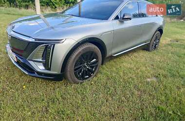 Фастбэк Cadillac Lyriq 2023 в 