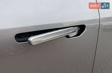 Позашляховик / Кросовер Cadillac Lyriq 2023 в 