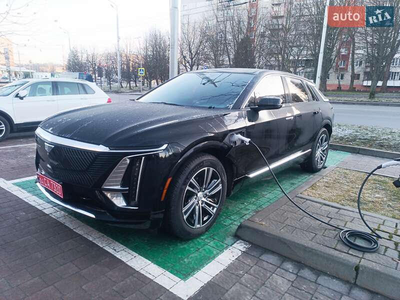 Внедорожник / Кроссовер Cadillac Lyriq 2023 в 