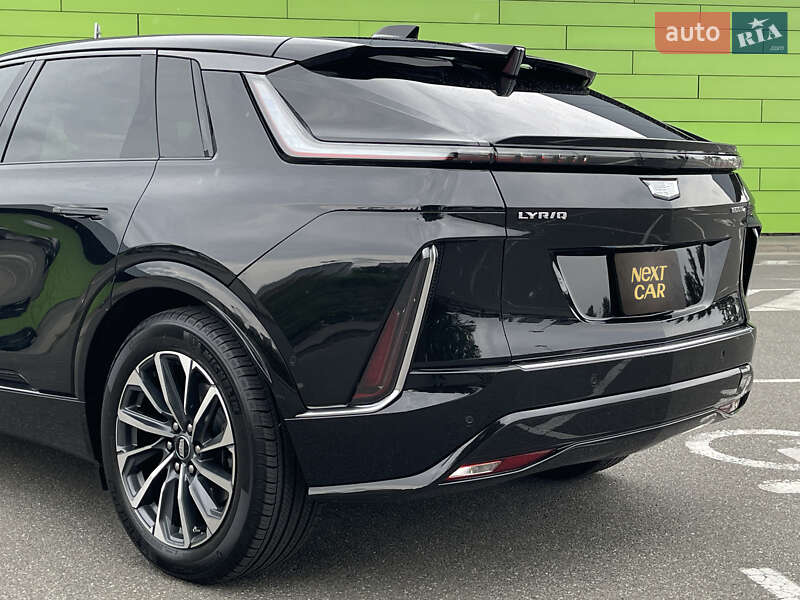 Внедорожник / Кроссовер Cadillac Lyriq 2023 в Киеве