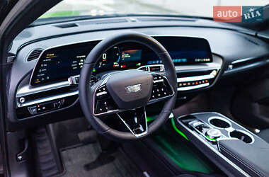 Позашляховик / Кросовер Cadillac Lyriq 2023 в 