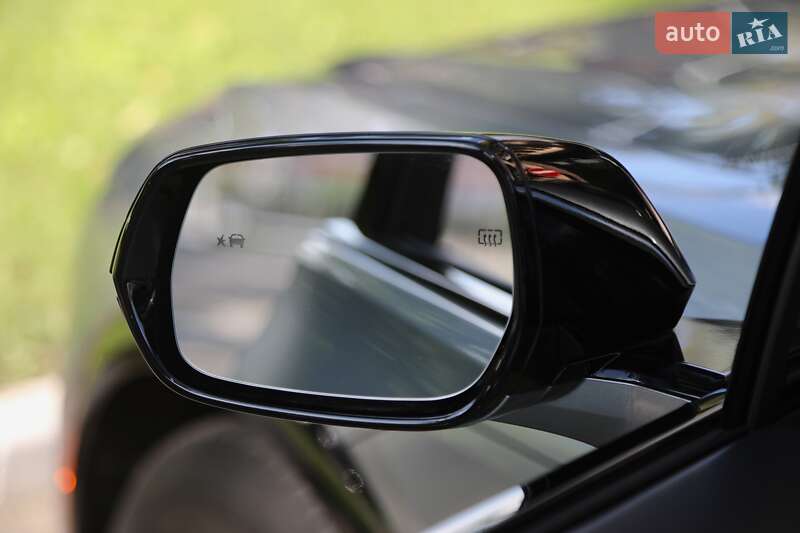 Внедорожник / Кроссовер Cadillac Lyriq 2024 в Харькове