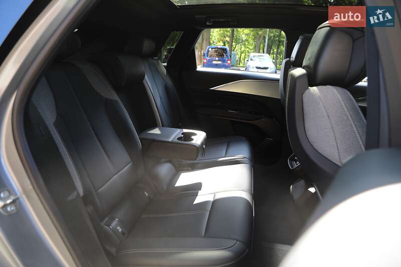 Внедорожник / Кроссовер Cadillac Lyriq 2024 в Харькове