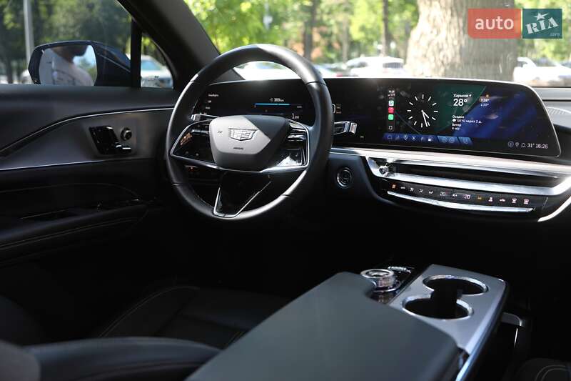 Внедорожник / Кроссовер Cadillac Lyriq 2024 в Харькове
