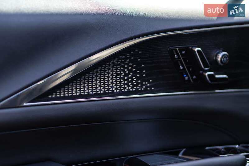 Внедорожник / Кроссовер Cadillac Lyriq 2022 в Ужгороде фото 25 Внедорожник / Кроссовер Cadillac Lyriq 2022 в Ужгороде