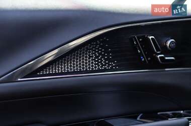 Внедорожник / Кроссовер Cadillac Lyriq 2022 в 