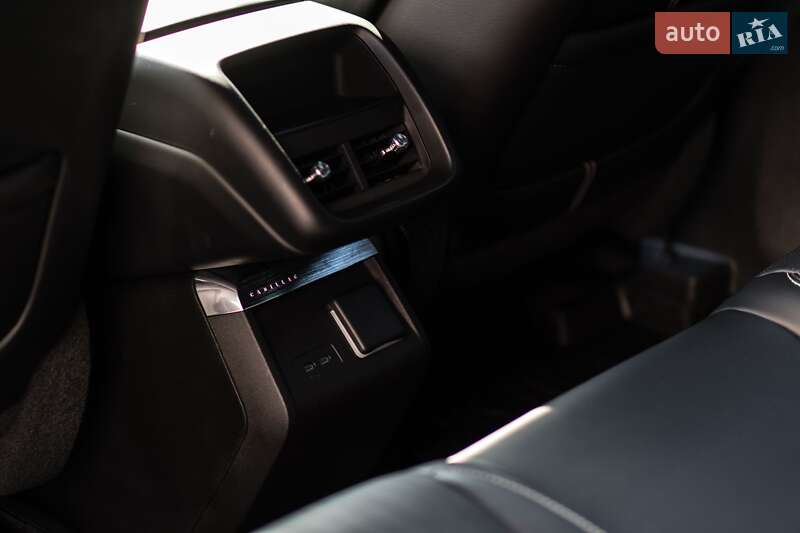 Внедорожник / Кроссовер Cadillac Lyriq 2022 в Ужгороде фото 34 Внедорожник / Кроссовер Cadillac Lyriq 2022 в Ужгороде