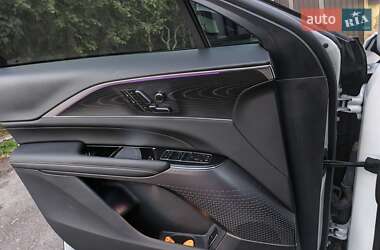 Внедорожник / Кроссовер Cadillac Lyriq 2024 в 