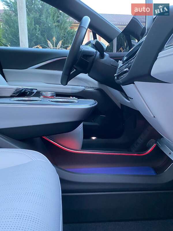 Внедорожник / Кроссовер Cadillac Lyriq 2023 в Ровно