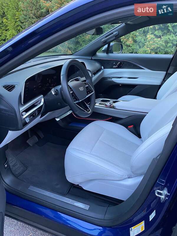 Внедорожник / Кроссовер Cadillac Lyriq 2023 в Ровно