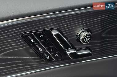 Внедорожник / Кроссовер Cadillac Lyriq 2024 в 