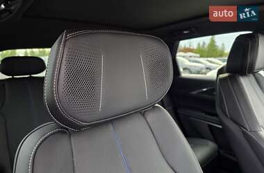 Внедорожник / Кроссовер Cadillac Lyriq 2024 в 