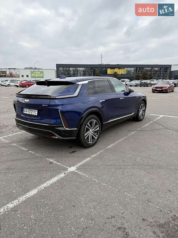 Внедорожник / Кроссовер Cadillac Lyriq 2023 в Киеве