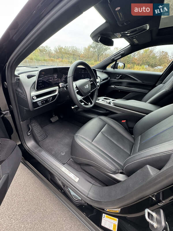 Універсал Cadillac Lyriq 2023 в Дніпрі фото 15 Універсал Cadillac Lyriq 2023 в Дніпрі