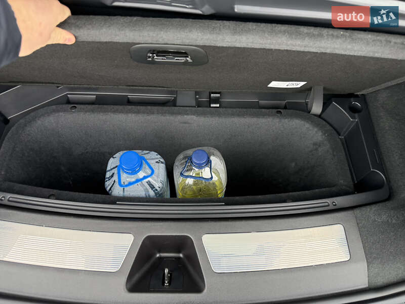 Лифтбек Cadillac Lyriq 2024 в Львове