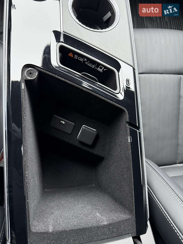 Лифтбек Cadillac Lyriq 2024 в Львове