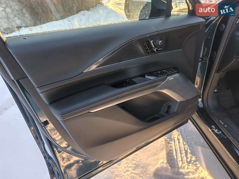 Внедорожник / Кроссовер Cadillac Lyriq 2023 в Запорожье фото 22 Внедорожник / Кроссовер Cadillac Lyriq 2023 в Запорожье